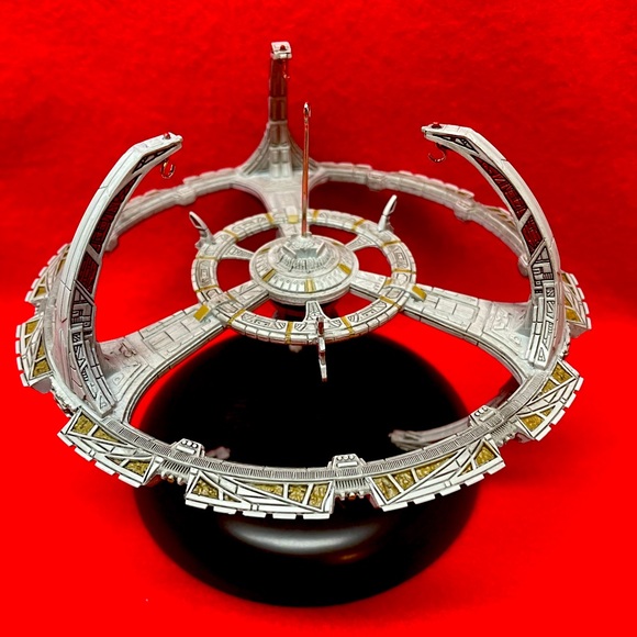 Star Trek Deep Space Nine Space Station Hallmark Ornament - Picture 3 of 15